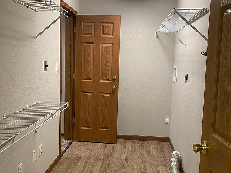 2nd Bedroom Closet & Laundry