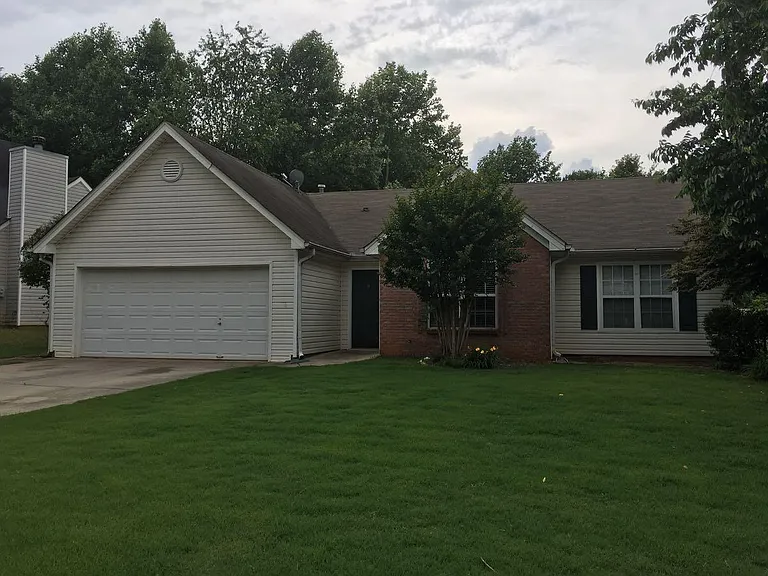 1010 Grace Dr — Photo 1