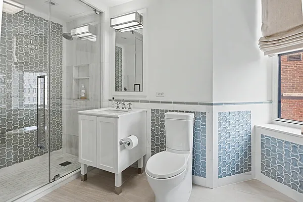 Bathroom, photo 1