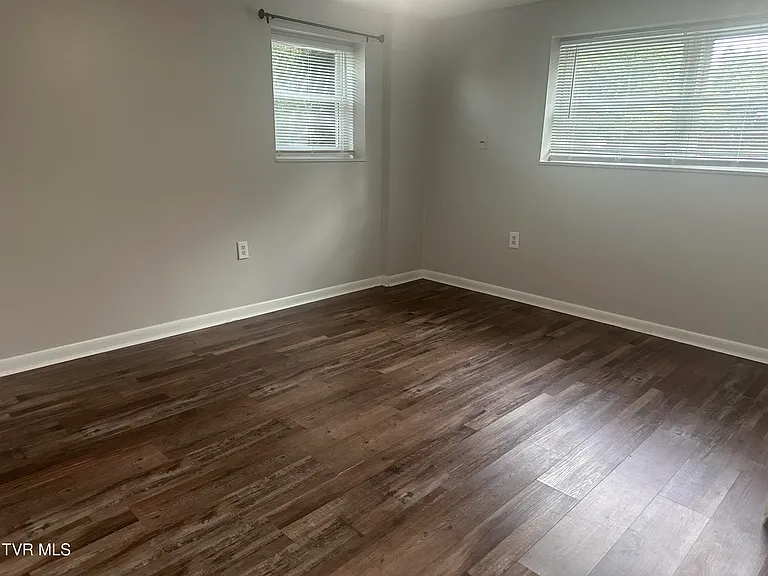 160 Kathy Ave #8 — Photo 8