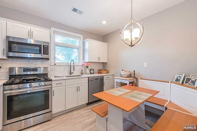 1st image of 106 Union Ave Floor 2