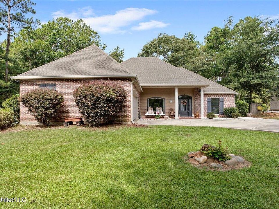 1st image of 4 China Berry Cir