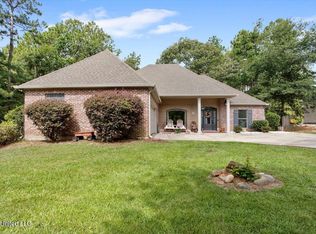 4 China Berry Cir, Carriere, MS 39426