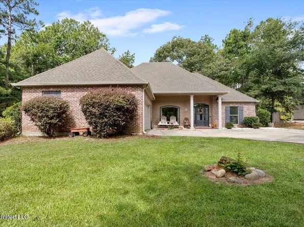 4 China Berry Cir, Carriere, MS 39426