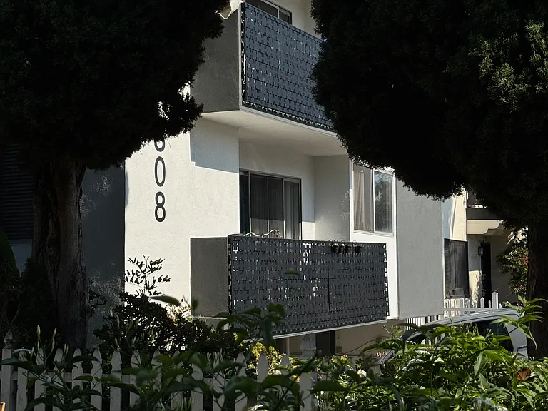 808 N Hayworth Ave #3 — Photo 1