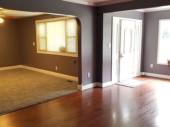 3rd image of 8072 Woodholme Cir