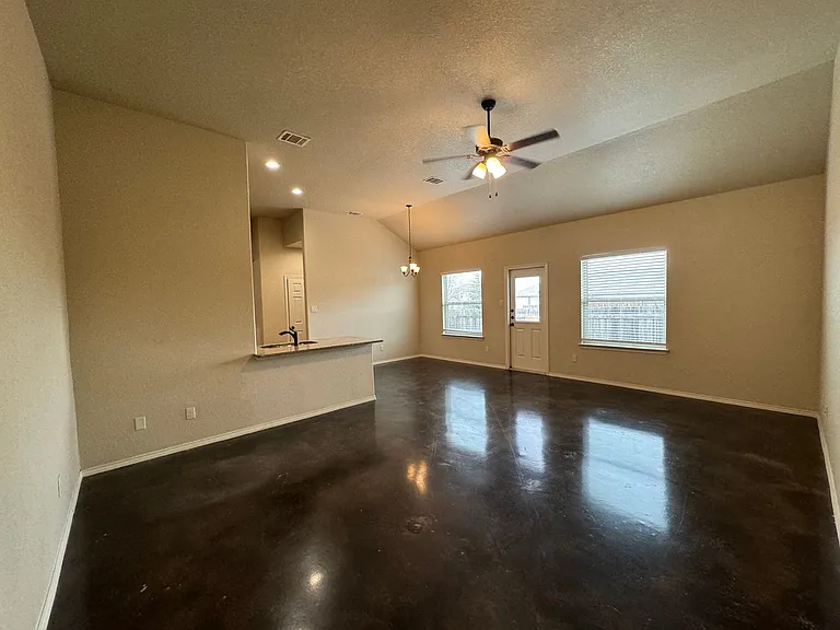 204 Ragsdale Way — Photo 3