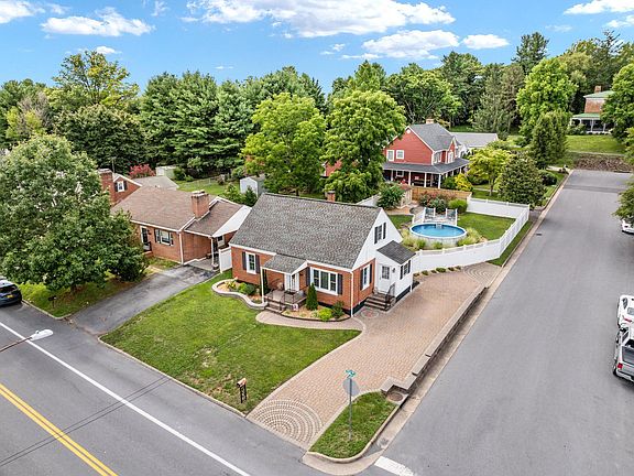 5th image of 153 Fox Dr