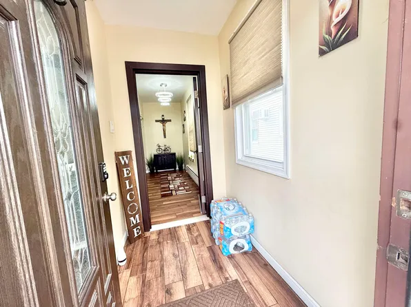 69 Humphrey Avenue image 4 of 41