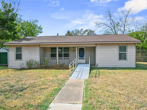 2104 Northside Dr, Bryan, TX 77803
