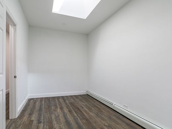 4th image of 2404 23rd St #2