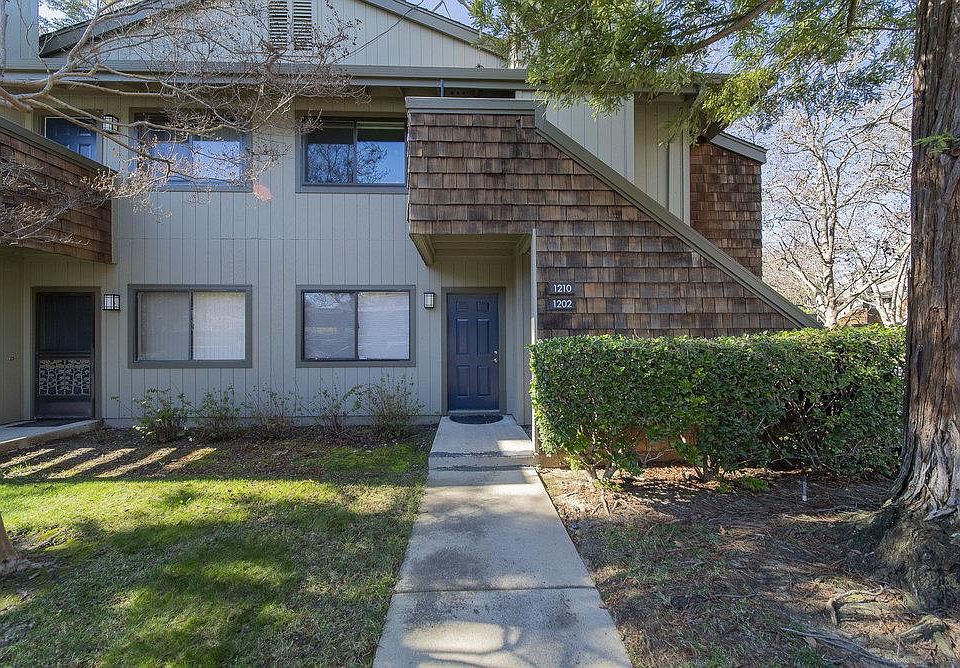 1st image of 1202 La Terrace Cir