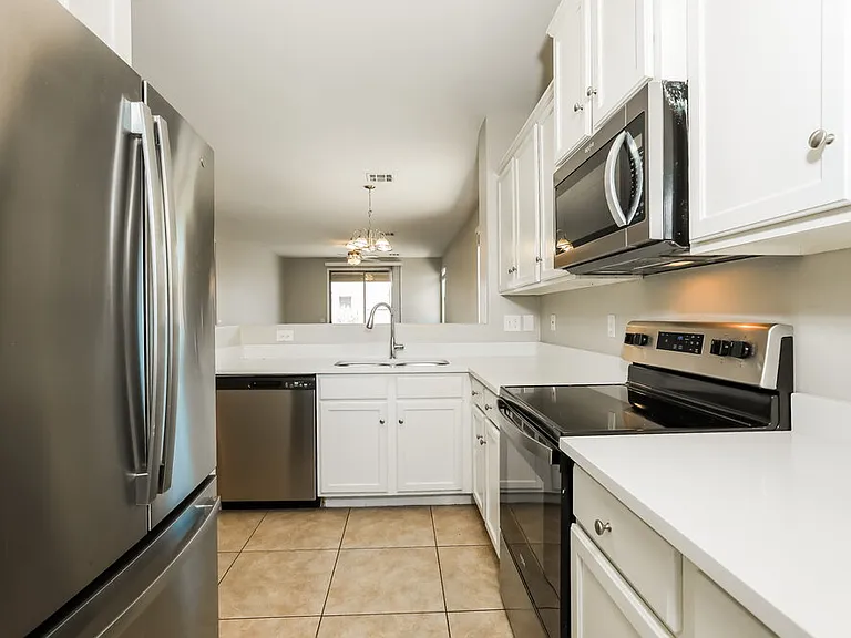 2202 W Gold Dust Ave — Photo 8