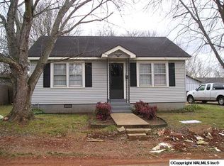 207 E McClellan St, Athens, AL 35611
