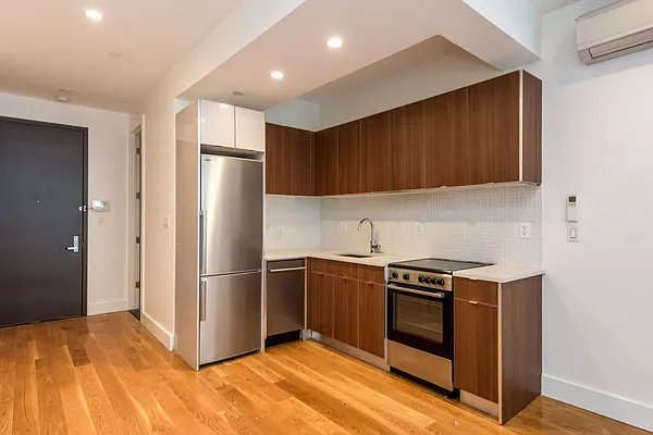 Rented by Nooklyn NYC LLC | media 13