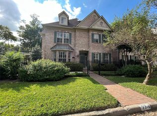 27 Lana Ln Unit A, Houston, TX 77027