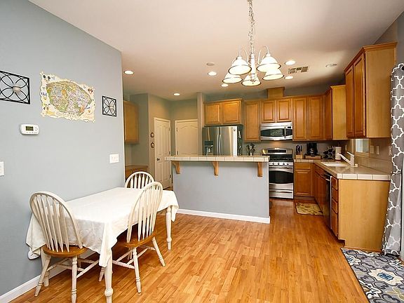 4th image of 2954 Mojave Dr