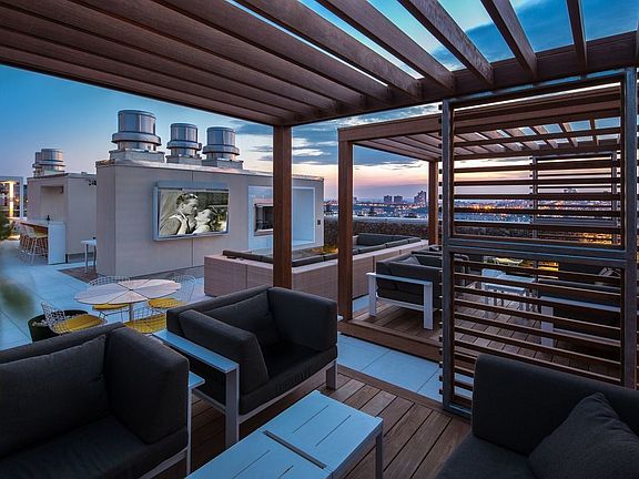 3rd image of 227 W 77th St APT 18B