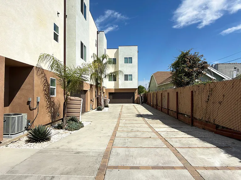 1491 Atlantic Ave — Photo 13