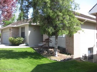 7504 Meadow Ln, Yakima, WA