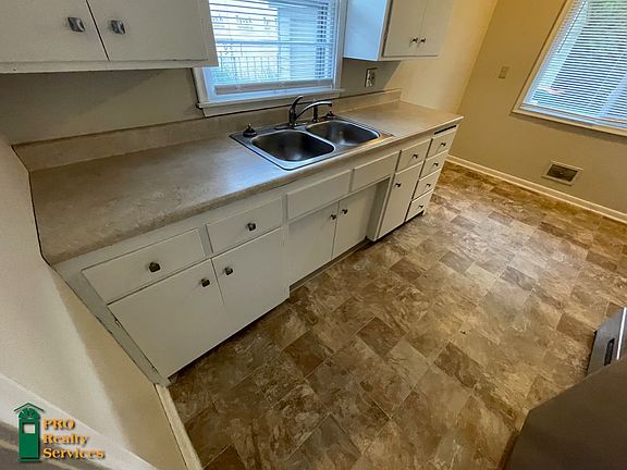 5th image of 1352 108th Ave NE