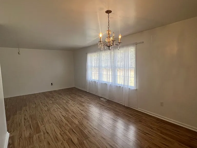 2810 Tavern Rd — Photo 9
