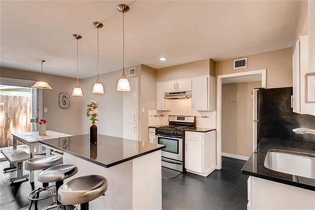 1st image of 2303 Eastside Dr APT 105