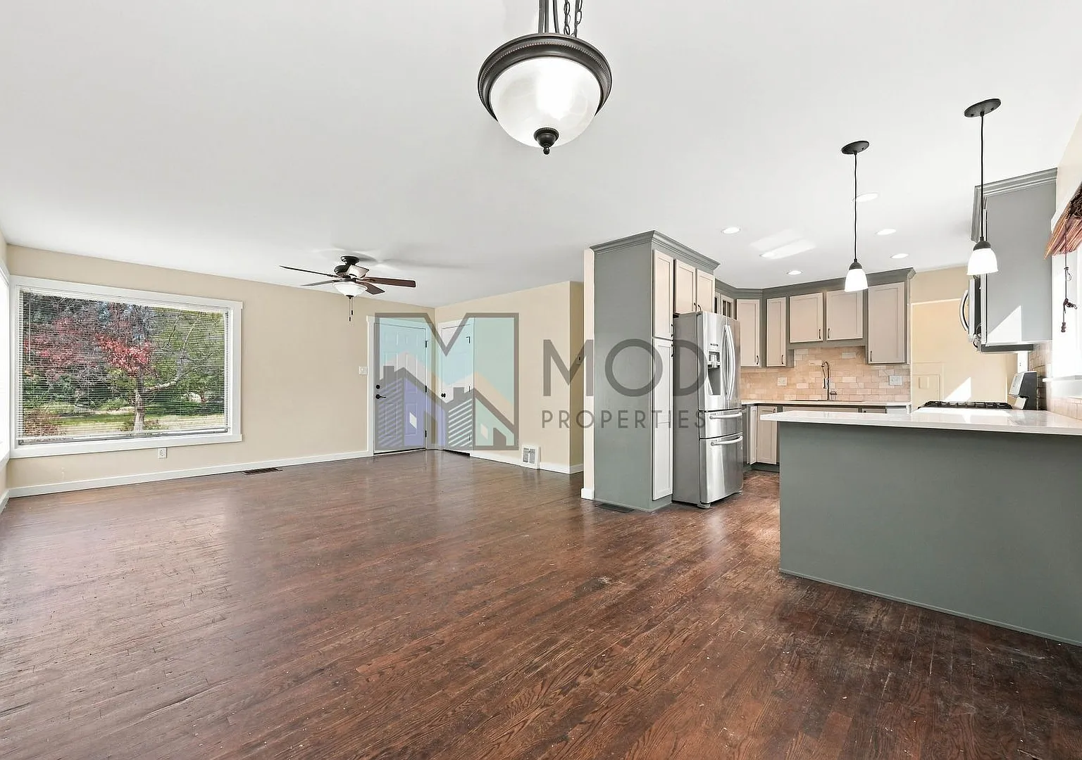 $0 Deposit Option. $Virginia Village, Midcentury Home, Remodeled Kitchen, High-End Stainless Appl... — Photo 4