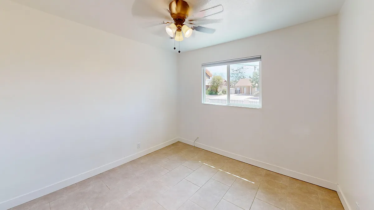 Building Photo - 1408 E Orange St #2