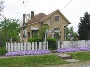 616 W Mill St, Ava, IL 62907