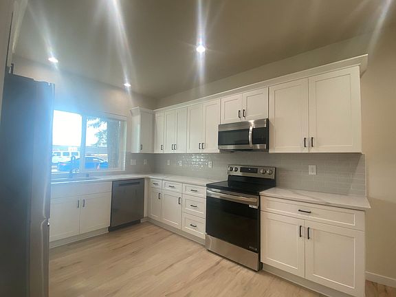 5th image of 3013 E 36th Ave #1