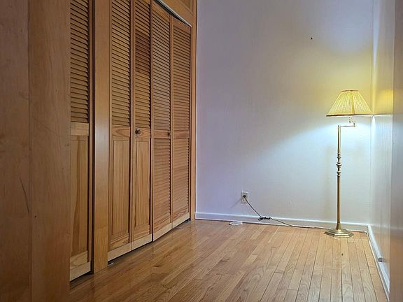 4th image of 5427 Arnold Avenue