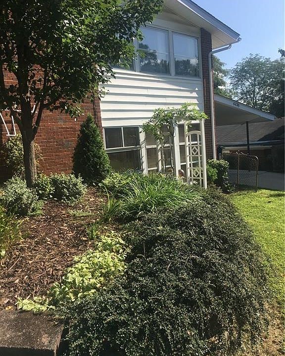 1st image of 4435 Woodbine Ave