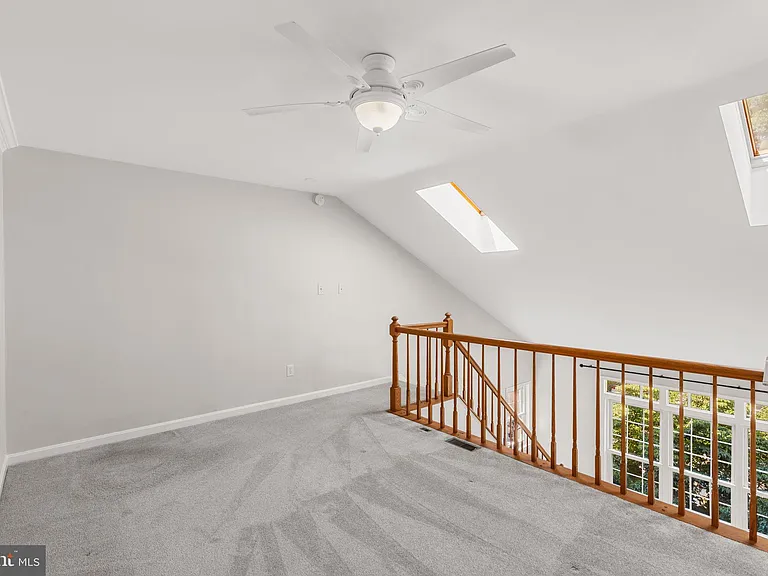 2221 Lovedale Ln #I — Photo 15