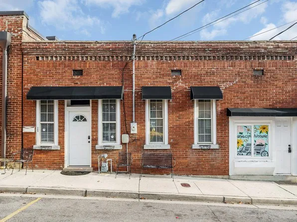 105 W Walnut St, Smithville, TN 37166