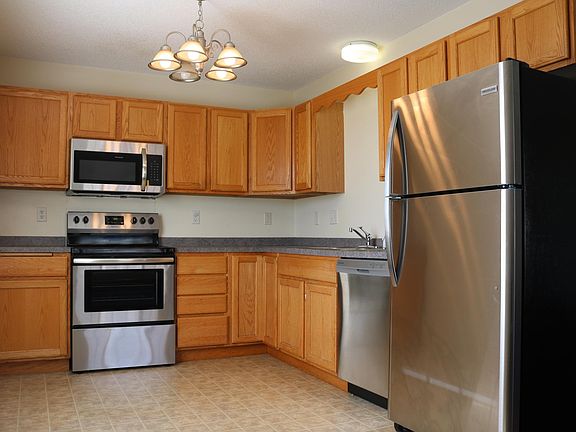 Brand new steel kitchen appliances (installed Oct 2018)