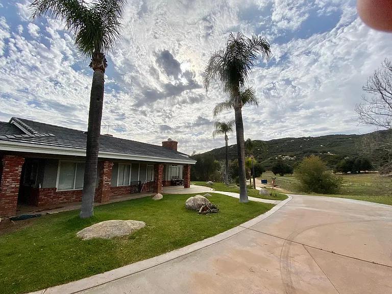 37550 Calle De Companero — Photo 5