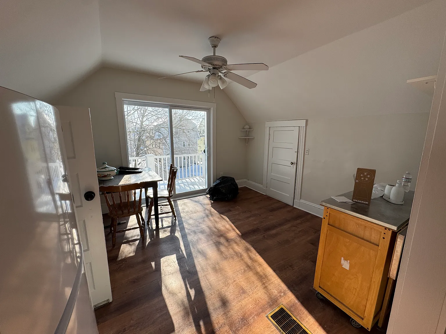 2 bed, 542 sqft, $2,200 — Photo 3
