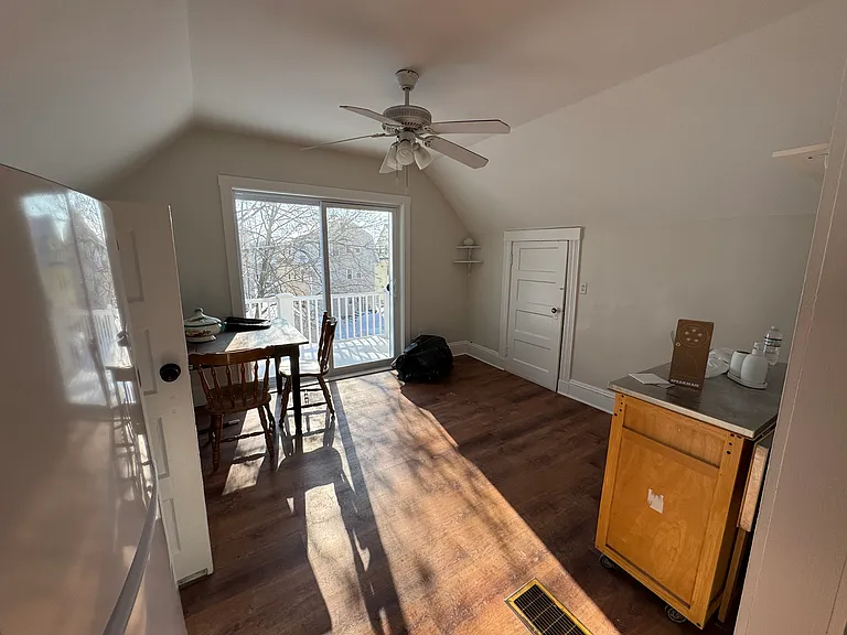 21 Davis Rd #3 — Photo 3