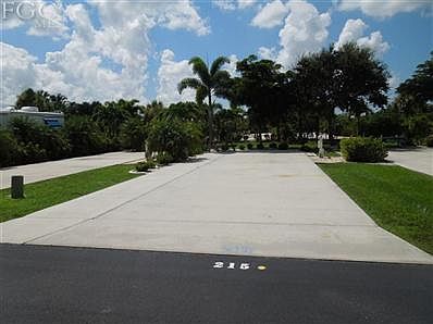 1st image of 215 Stingray Ln