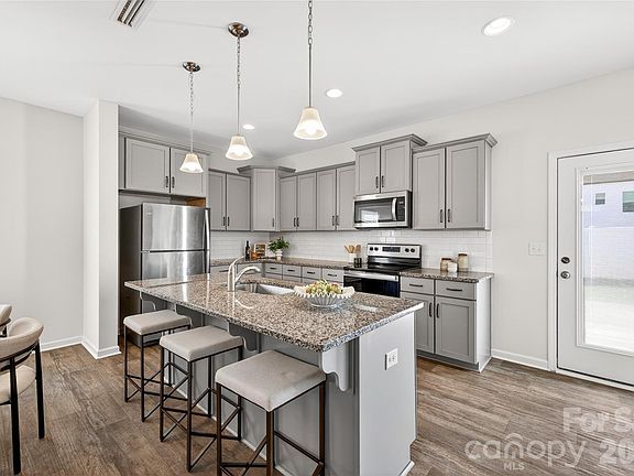 4th image of 5141 Thomasville Dr #165