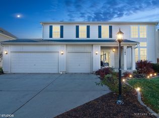792 Williamstown Dr, Carol Stream, IL