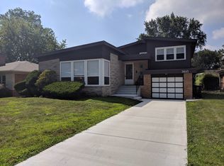 3615 Grove St, Skokie, IL 60076