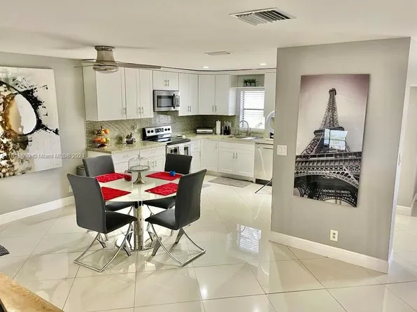 9410 SW 61st Way APT B, Boca Raton, FL 33428