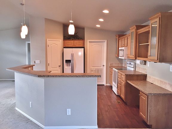 4th image of 2640 Melody Ln