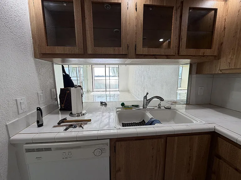 112 Lake Emerald Dr #203 — Photo 7