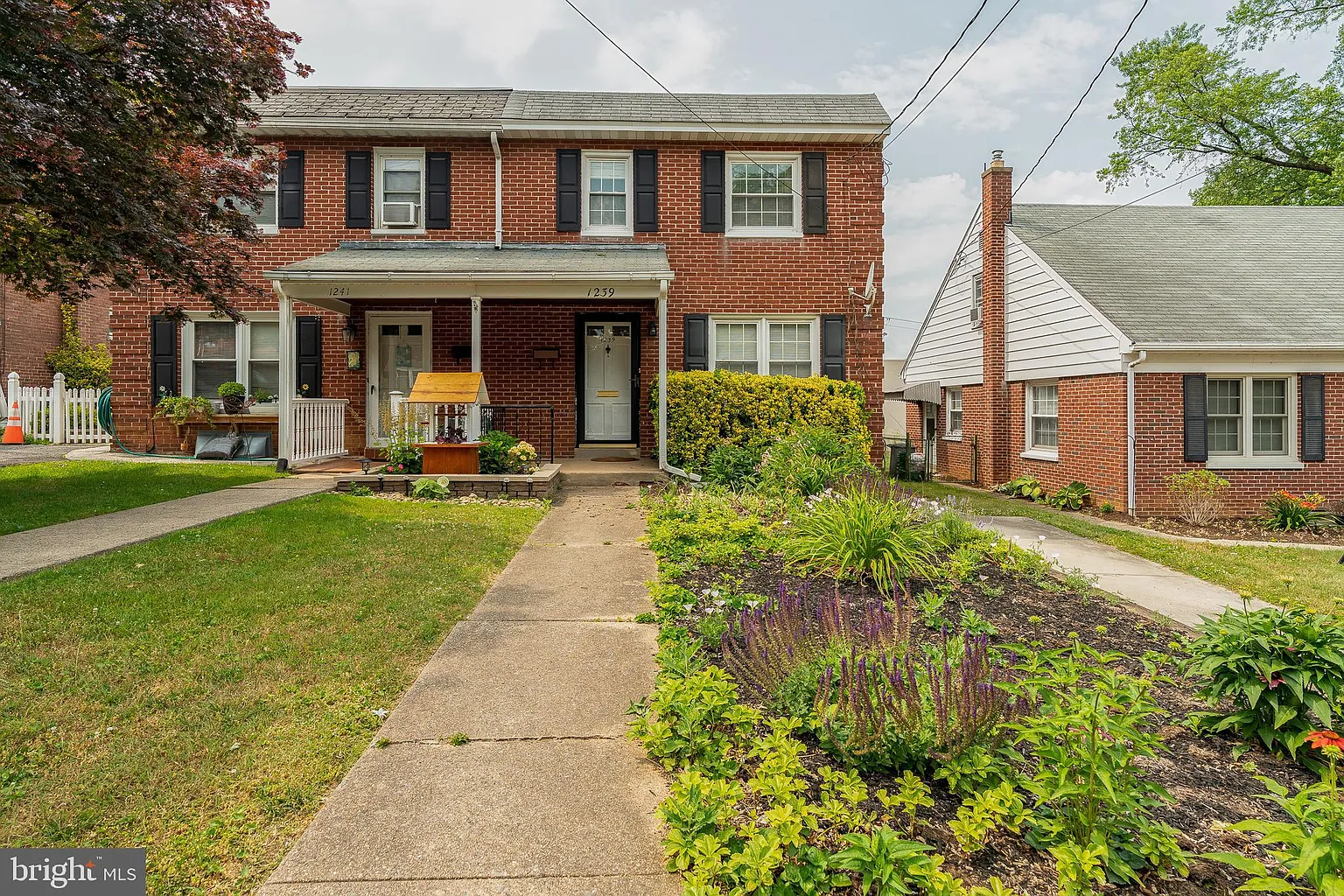 1239 High St photo 1