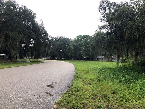 4th image of 2807 Country River Dr