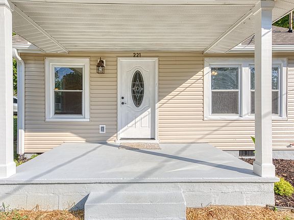 3rd image of 221 Buckner Ave