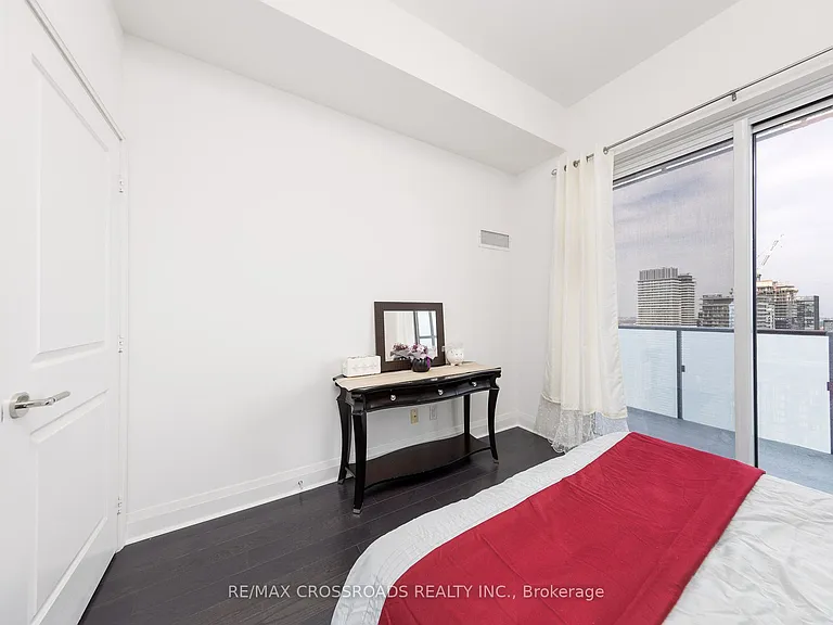 1080 Bay St #4509 — Photo 22